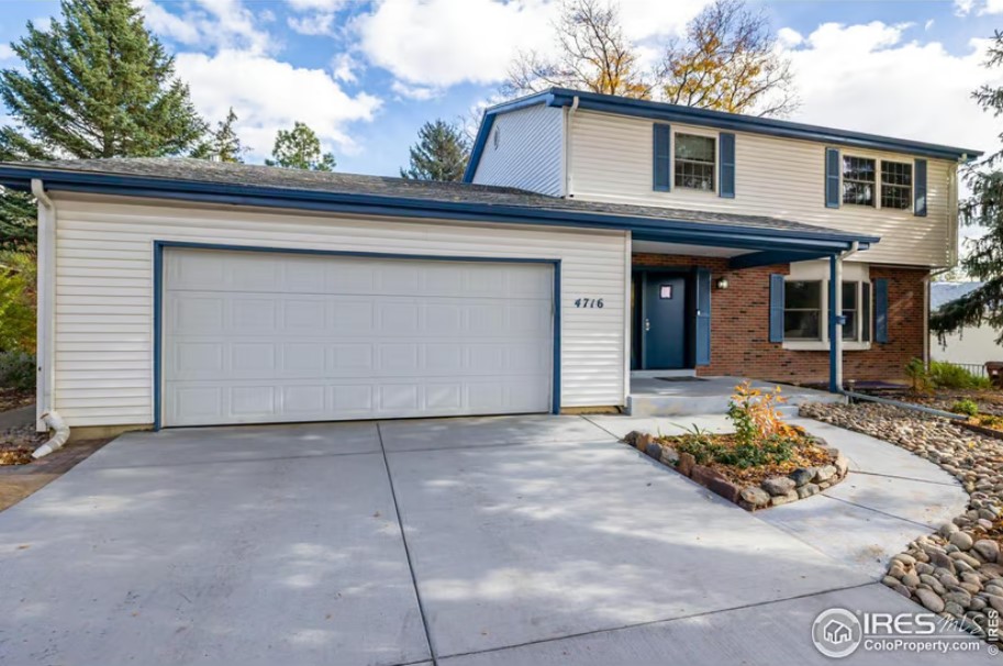 Beautifully Remodeled 6-bedroom, 4-bathroom Gem